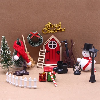 Karácsonyi miniatűr babaház Fa manó ajtó Karácsonyi díszek Kiegészítők készlet Fa színlelt játék készlet Ajándék