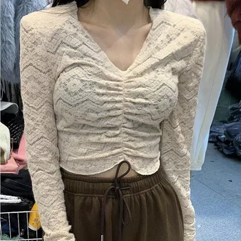 2023 Új nyári őszi hosszú ujjú felső nőknek Slim Fit szexi megjelenés vékony alkalmi design Egyedi alátét női csipke póló