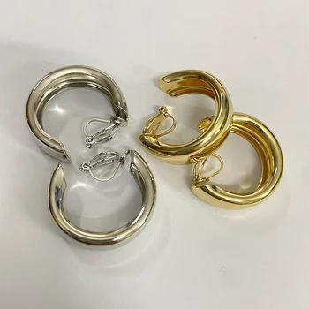 Európai és amerikai minimalista nagy kerek fülbevaló fémes divatos temperamentum Egyszerű C alakú csíptető fülbevalón Nincs piercing