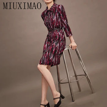 MIUXIMAO 2023 Kiváló minőségű tavaszi-nyári elegáns ruha félujjú hajtóka egymellű öv divat rövid ruha női vestide
