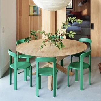 Modern háztartási tömörfa székek, divatos étkezőasztalok és székek hálós vörös öltözködőszékekkel egymásra rakhatók