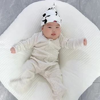 Újszülött lábú pizsama cipzáras lány és fiú Romper hosszú ujjú jumpsuit pamut tömör fehér divat 0-12 hónapos babaruhák